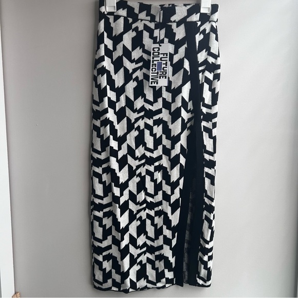 Future Collective Black and White front split maxi skirt size XS, NWT - Picture 1 of 12